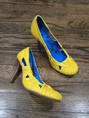Naughty Monkey Y2K Yellow Ruched Round Toe Heels Size 7